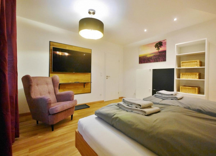 Schlafzimmer 2 mit TV - Großer Bergzauber****