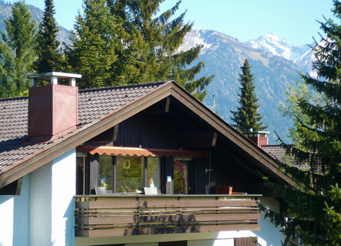 Dachgeschosswohnung mit Westbalkon