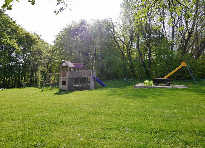 Spielplatz in 80m