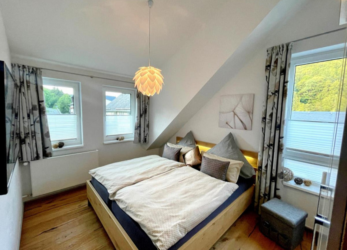 Fewo Bergzauber**** - Schlafzimmer mit TV