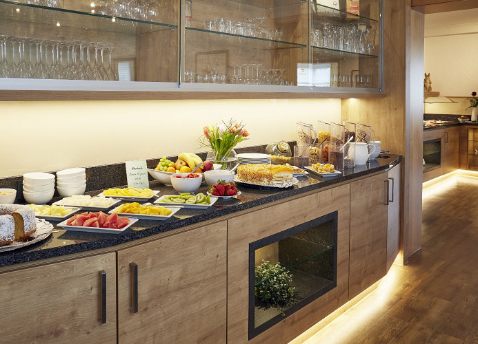 Option: Frühstücksbuffett de luxe im Hotel Edelweiss