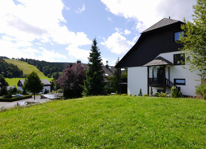 Haus am Scheppelnnberg - Ansicht von links