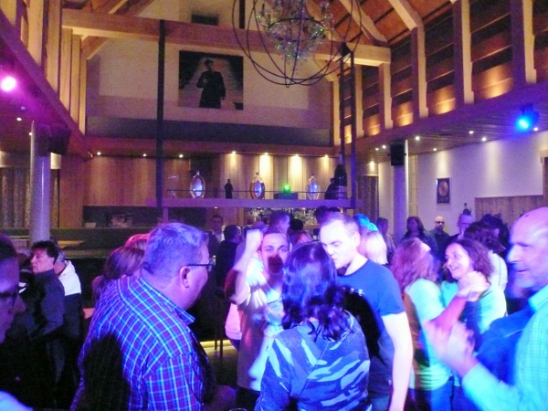 DON CAMILLO – EINE DORFKIRCHE ALS ERLEBNIS-KNEIPE