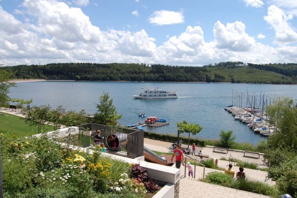SAUERLAND SEEN - SCHIFFFAHRT & FREIZEITEINRICHTUNGEN
