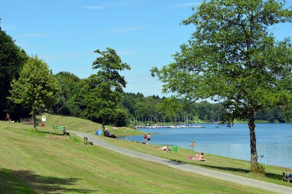 BADEBUCHTEN AM HENNESEE