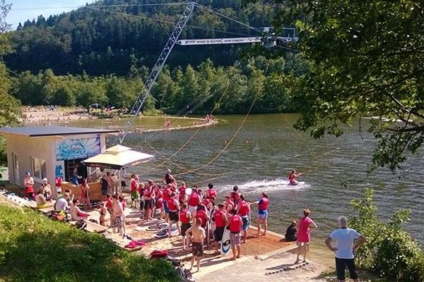 WASSERSKI & WAKEBOARDING AM HILLEBACHSEE IN NIEDERSFELD