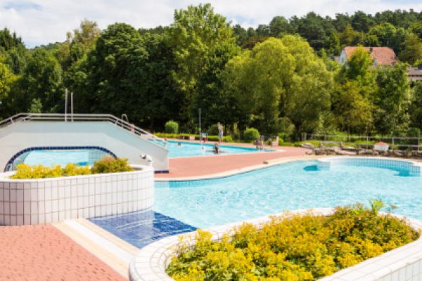 HENKEL-ERLEBNISBAD VÖHL (FREIBAD)