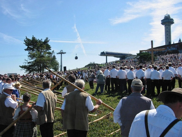 ALPHORNMESSE AUF DEM ETTELSBERG IN WILLINGEN