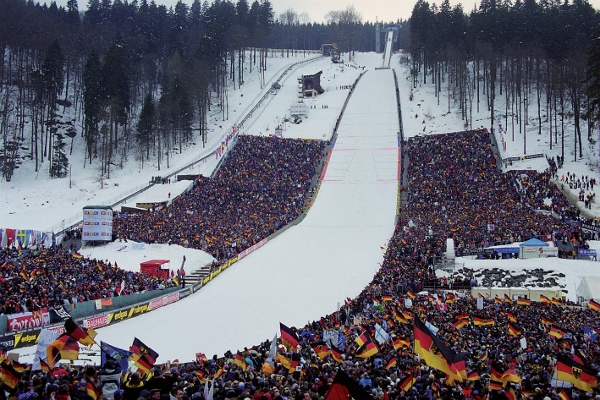 WELTCUP-SKISPRINGEN IN WILLINGEN
