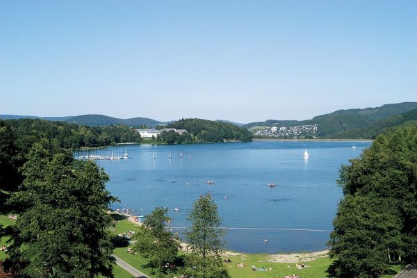 DER HENNESEE