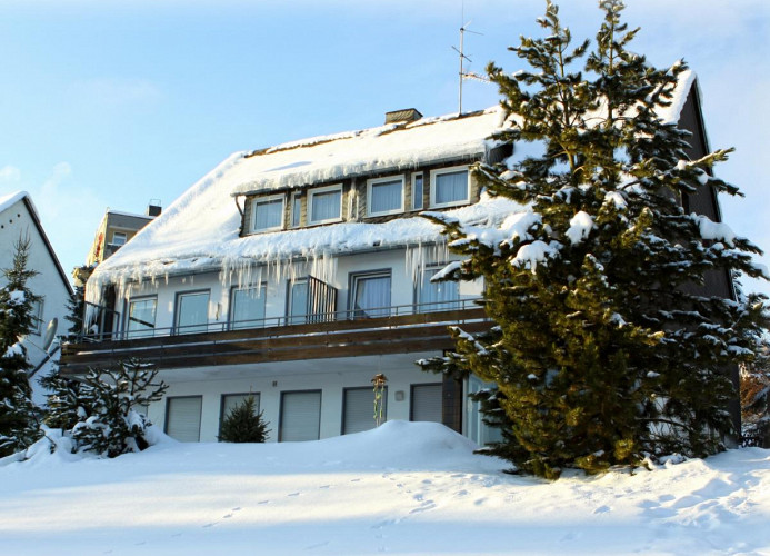 Fewo Ettelsberg-Panorama**** - Haus im Winter