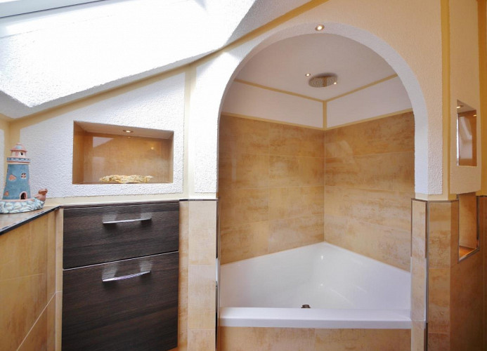 Fewo Steingrotte - Badegrotte