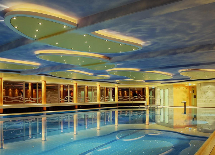 Schwimmbad - Kurhotel Hochsauerland 2010 (direktes Nachbarhaus)