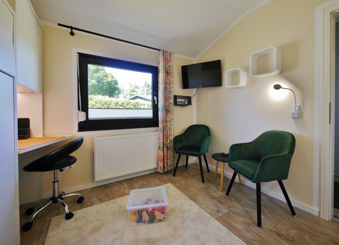 Schlafzimmer2 - Wohlfühlraum mit Arbeitsplatz