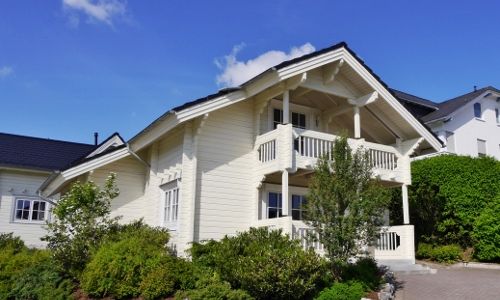 Ferienhaus im Grünen als Beispiel für gemeinsame Urlaubstage
